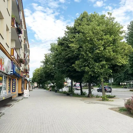Warszawska 1 *